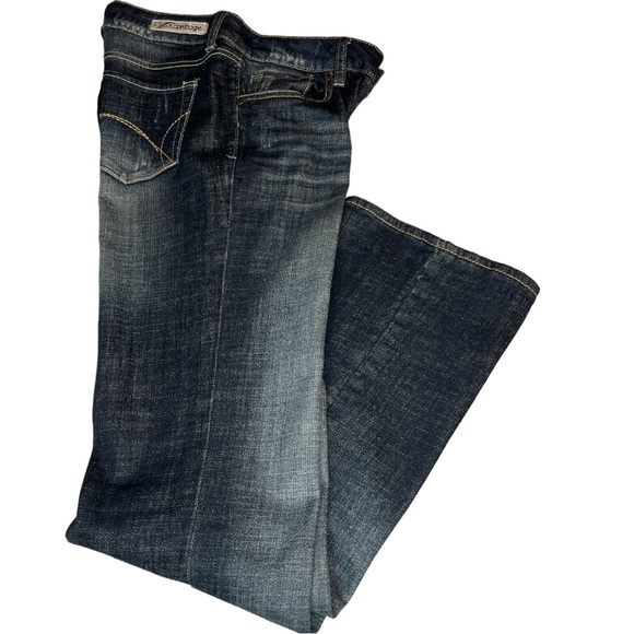 Refuge Runway Everyday Boot Jeans. Women's Size 6 Short. Dark Wash - Picture 4 of 7